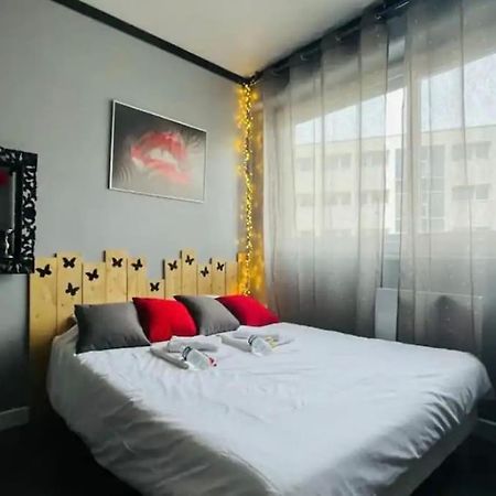 Orphelin Studio Avec Balneo Proche Centre Ville 兰斯 外观 照片