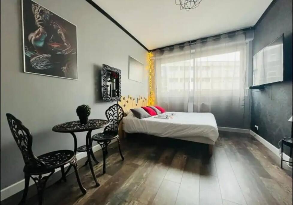 Orphelin Studio Avec Balneo Proche Centre Ville 兰斯 外观 照片